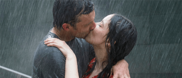 casal se beijando na chuva - apaixonados